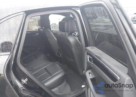 2018 Porsche Macan Sport Edition z USA, uszkodzony, nr VIN WP1AA2A53JLB12880